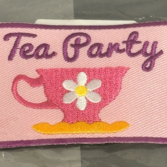 Girl Scouts Brownie Trail Adventure Badge Patch NEW IN PACKAGE - Picture 2 of 6